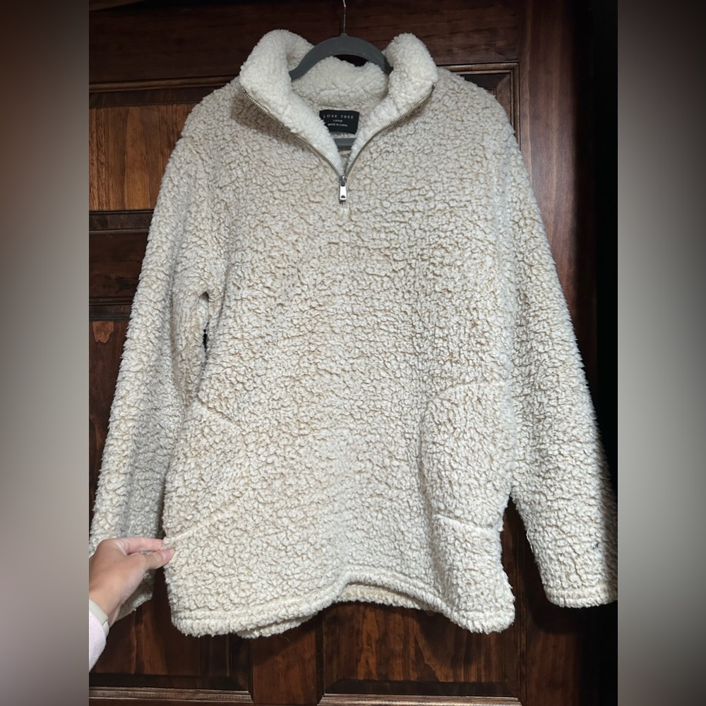 Sherpa fuzzy pull over, women’s large